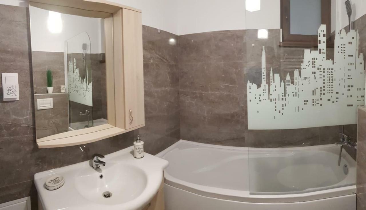 Smart Home Lux Iasi Exteriör bild